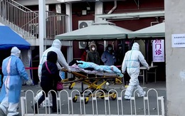 Bắc Kinh nới lỏng chống dịch: Số người sốt tăng 16 lần, cuộc gọi xe cứu thương tăng 6 lần