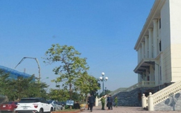 Tưới xăng châm lửa đốt tại trụ sở tòa án Bắc Giang, người đàn ông bị bỏng nặng