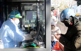 Trung Quốc ứng phó COVID-19 mùa 'xuân vận'