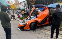 Đằng sau những bức ảnh TNGT: Bất cẩn với siêu xe, McLaren 650S bị sập gầm khi xuống vỉa hè tại Hà Nội