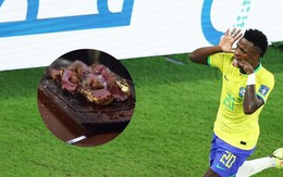 Dàn sao tuyển Brazil gặp rắc rối vì ăn thịt dát vàng
