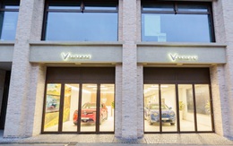 Hai cửa hàng đầu tiên của ô tô điện Việt Nam khai trương tại châu Âu