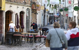 Các biện pháp phòng chống COVID-19 đang biến mất nhanh chóng trên thế giới