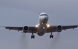 Hãi hùng cảnh tượng máy bay của Man City rung lắc dữ dội giữa bầu trời