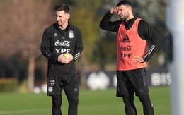 Aguero bảo vệ Messi, chỉ trích báo chí Pháp là "lũ khốn"