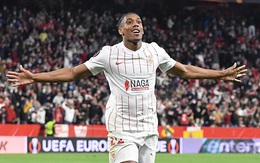 Toả sáng, Martial lần đầu ghi bàn cho Sevilla
