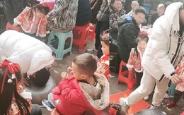 Chàng trai 18 phải quỳ lạy "chú trẻ" 3 tuổi, hủ tục địa phương đầu năm mới bị chỉ trích dữ dội tại Trung Quốc