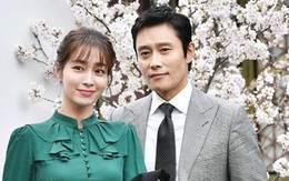 1 cặp vợ chồng diễn viên hạng A đồng loạt nhiễm COVID-19, hủy bỏ mọi lịch trình khẩn cấp