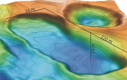 Giải mã những miệng hố to bằng cả dãy phố đang hình thành dưới đáy biển Bắc Cực