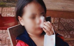 Hà Tĩnh: Test Covid-19, bé gái ôm mũi, máu chảy ướt áo, trạm y tế nói gì?