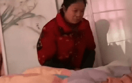 Thấy con dâu ngủ say, mẹ chồng lặng lẽ làm việc này khiến cộng đồng mạng xuýt xoa ngưỡng mộ