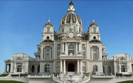 5 lâu đài lừng lững 3000 tỷ của anh em bầu Thụy: Hoành tráng, tỉ mỉ, có cả tượng Chúa cứu thế… xứng tầm ‘anh đại gia ngành điện, em đại gia xi măng’