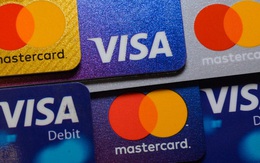 Hàng triệu chủ thẻ tín dụng sắp không vui: Visa, Mastercard chuẩn bị tăng phí