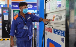 Ngày mai, giá xăng dầu tiếp tục giảm mạnh?