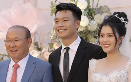 Văn Hậu và Hải My trò chuyện vui vẻ, HLV Park Hang-seo vui ra mặt tại đám cưới của Thành Chung