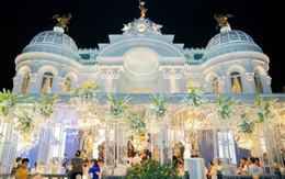 Hai công trình dát vàng của đại gia Việt Nam "hút mắt" trên báo nước ngoài