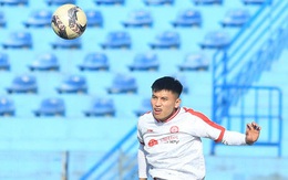 HLV Viettel cho Thanh Bình tập đánh đầu trước trận với Hà Nội