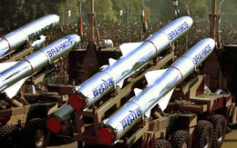Tên lửa BrahMos vướng vào bê bối lớn, khách hàng lo cuống: Tương lai xuất khẩu sẽ ra sao?