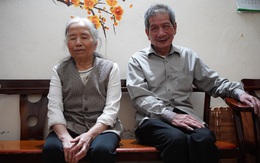 Vợ chồng mù bán chổi đót ở Hà Nội: Câu chuyện mất đi ánh sáng và mối tình bền chặt 30 năm