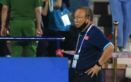 Khoảng lặng của HLV Park, trợ lý Lee sau khi Hùng Dũng xé lưới U23 Myanmar
