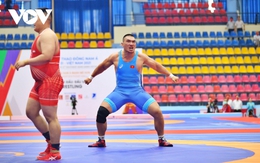 Giành HCV SEA Games 31, “lão tướng” Hà Văn Hiếu ăn mừng theo phong cách của Ronaldo