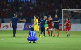 CĐV Thái Lan: “Thi đấu với ĐT Việt Nam, cầu thủ chúng ta giống như không biết đá bóng”