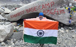 Cô bé 10 tuổi chinh phục trại căn cứ Everest 5.364 mét