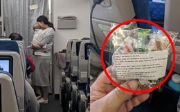 Bà mẹ phát hơn 200 bịch nilon cho hành khách trên máy bay, mở ra ai nấy đều xúc động
