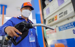 Bộ Tài chính muốn tiếp tục giảm thuế với xăng dầu để kiềm chế lạm phát