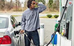 Vì sao gần 30 năm nước Mỹ chưa từng giảm thuế xăng để hạ nhiệt thị trường?