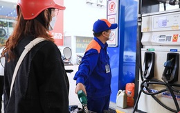 “Hạ nhiệt” giá xăng, dầu: Có thể cân nhắc giảm thuế nhập khẩu