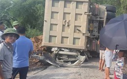 Vụ xe tải lật đè xe con khiến 3 người tử vong: Thùng xe tải cơi nới gần gấp 2 lần