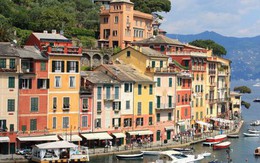 Làng chài nhỏ ở Italy được mệnh danh là "nơi ẩn náu của người giàu": Có gì hấp dẫn đến thế?
