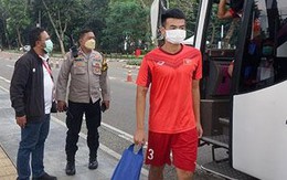 Sợ CĐV Indonesia làm loạn, cảnh sát phải hộ tống U19 Việt Nam đến buổi tập