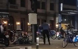 Thực hư việc bảo vệ ‘quăng’ xe đạp công cộng xuống lòng đường ở TPHCM
