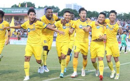 SLNA đè bẹp Hải Phòng trên sân Vinh, 'chễm chệ' trên ngôi đầu V-League