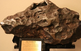 Phát hiện kim cương độc nhất, cực quý trong thiên thạch đâm vào Trái Đất