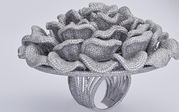 Chiếc nhẫn hình nấm lập kỷ lục Guiness được gắn nhiều kim cương nhất thế giới