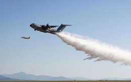 Video phi cơ quân sự Airbus A400M dội 20 tấn nước chữa cháy trong vài giây