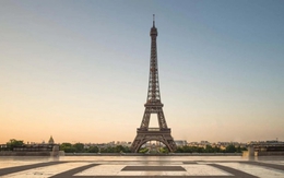 Tháp Eiffel bị rỉ sét nghiêm trọng