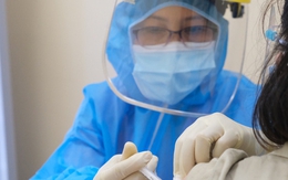 Bộ Y tế "điểm danh" các tỉnh, thành có tỉ lệ tiêm nhắc mũi 2 vắc-xin Covid-19 thấp