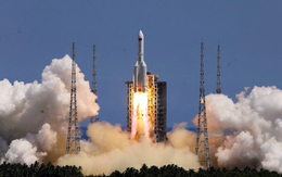 NASA chỉ trích Trung Quốc không chia sẻ thông tin về tên lửa rơi ngược lại Trái đất