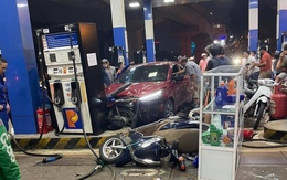 Ô tô tông liên hoàn vào cây xăng ở Hà Nội: 8 người bị thương