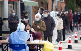 Thành phố đông dân nhất Trung Quốc tiếp tục yêu cầu xét nghiệm COVID-19 hằng tuần