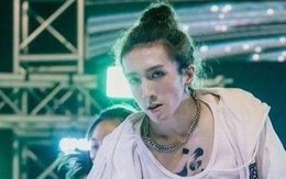 Tin mới về sức khỏe vũ công bị màn LED 600 kg rơi trúng