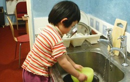 Gửi con sang nhà mẹ chồng và em gái luân phiên mỗi người nửa năm, mẹ bỉm sững sờ khi con trở về