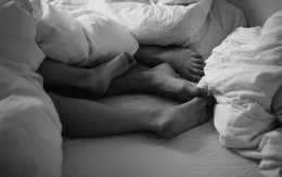 Sau tình một đêm, anh chàng dương tính cùng lúc HIV, Covid-19, đậu mùa khỉ