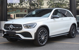 Mercedes-Benz GLC 300 gặp lỗi động cơ, đại lý Haxaco đề xuất bổ máy