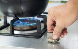 Bật bếp gas nhưng không lên lửa: Nếu bình gas vẫn còn, 5 điều này có thể là lý do