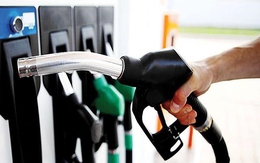 Giá dầu thô thế giới lao dốc mạnh, xăng sẽ giảm sâu?